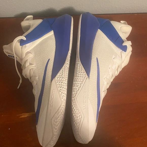 Nike Kids Sneakers in Blue and White Nike zoom shift - Picture 3 of 7